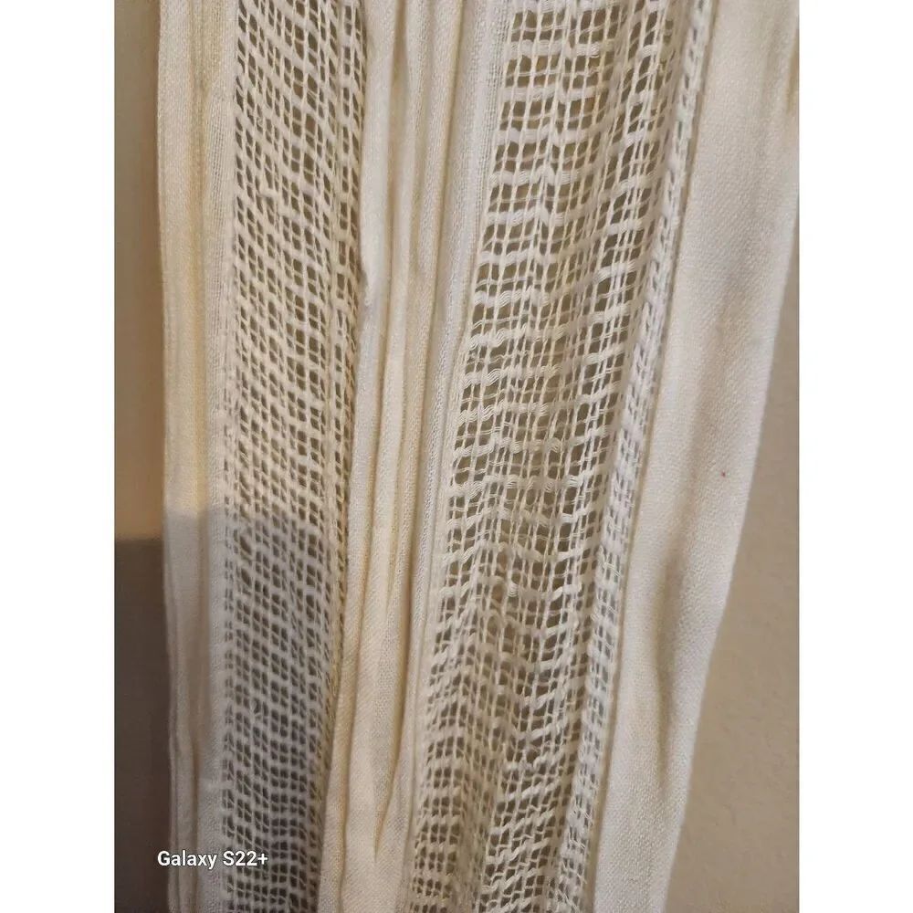 Cream lacy fringed scarf